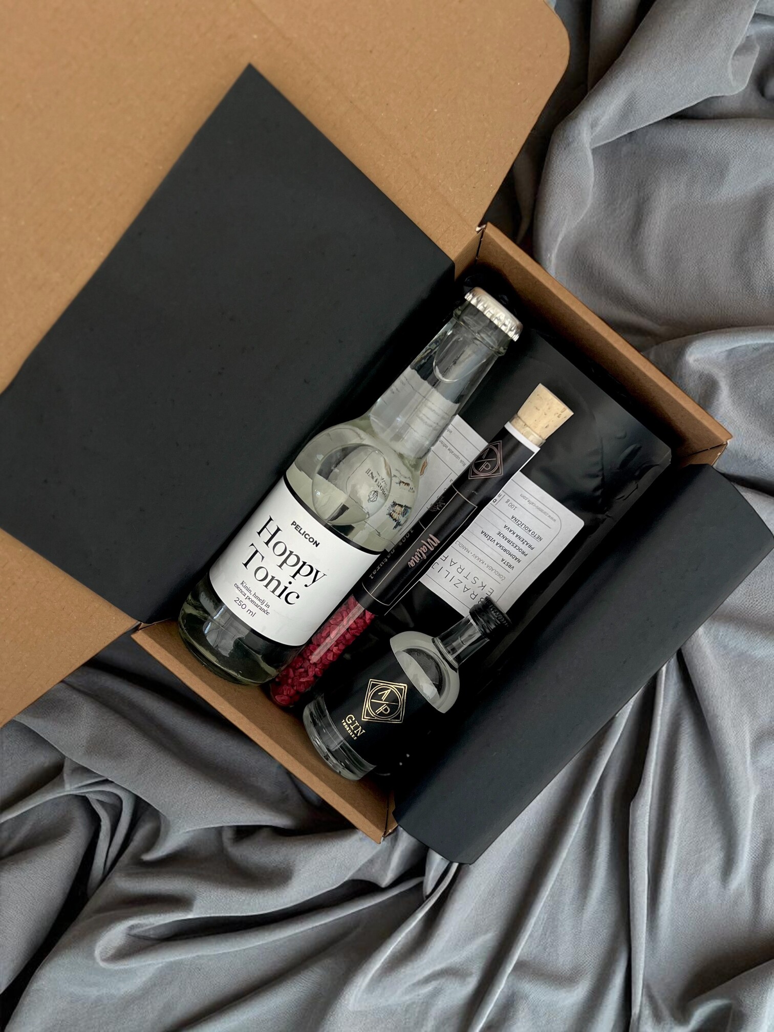 Poslovna Darila Gin Tonik Sadje V Pisarni